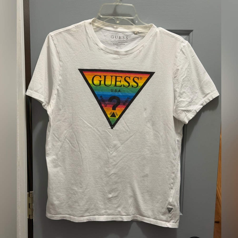 Guess Pride Edition T-Shirt White with a Rainbow Guess Logo Men’s Size Small